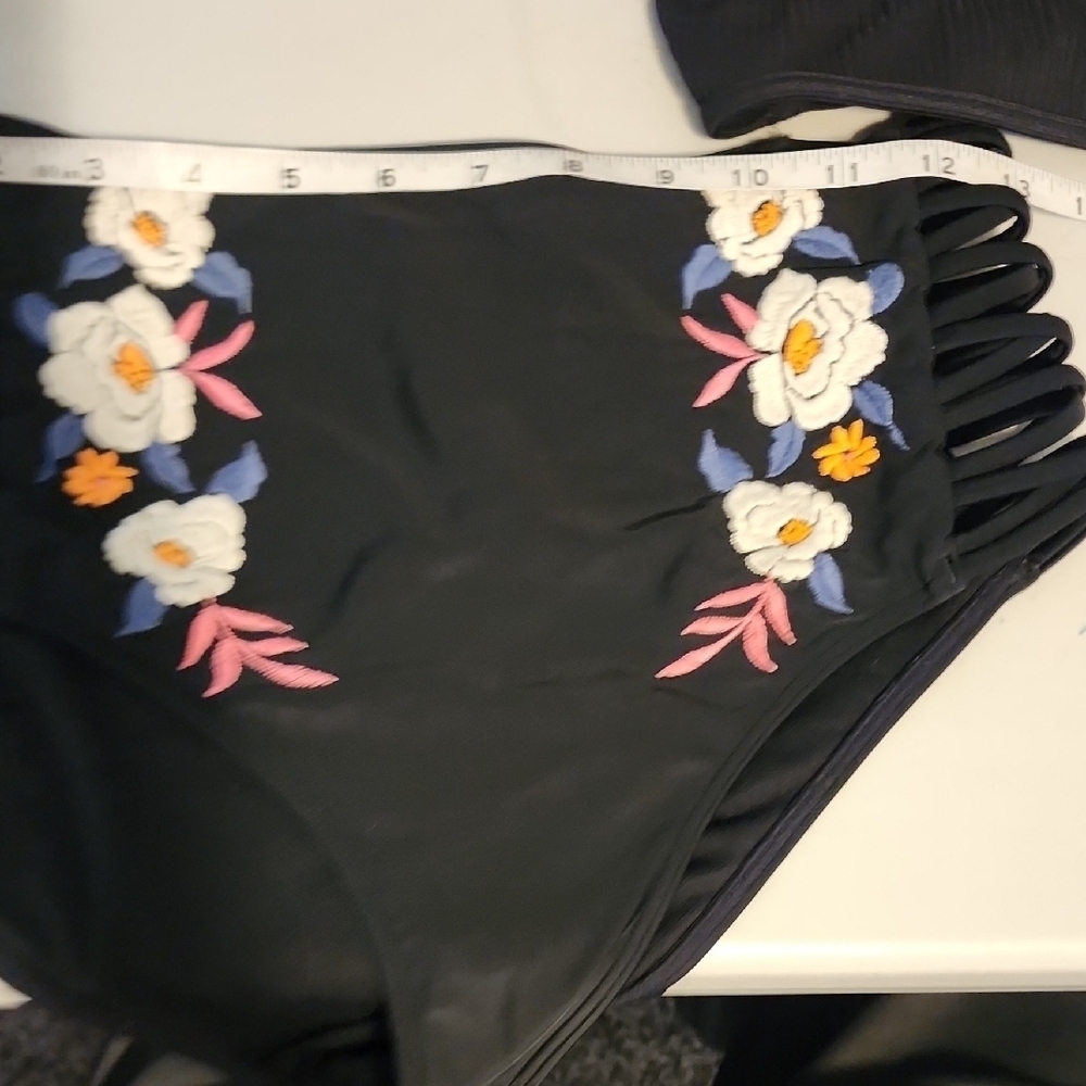 Black and Orange Bikini BUNDLE With Floral Embroidery On Bottoms In Med - Picture 5 of 7